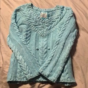 Colton/wool blend V-neck cable knit sweater